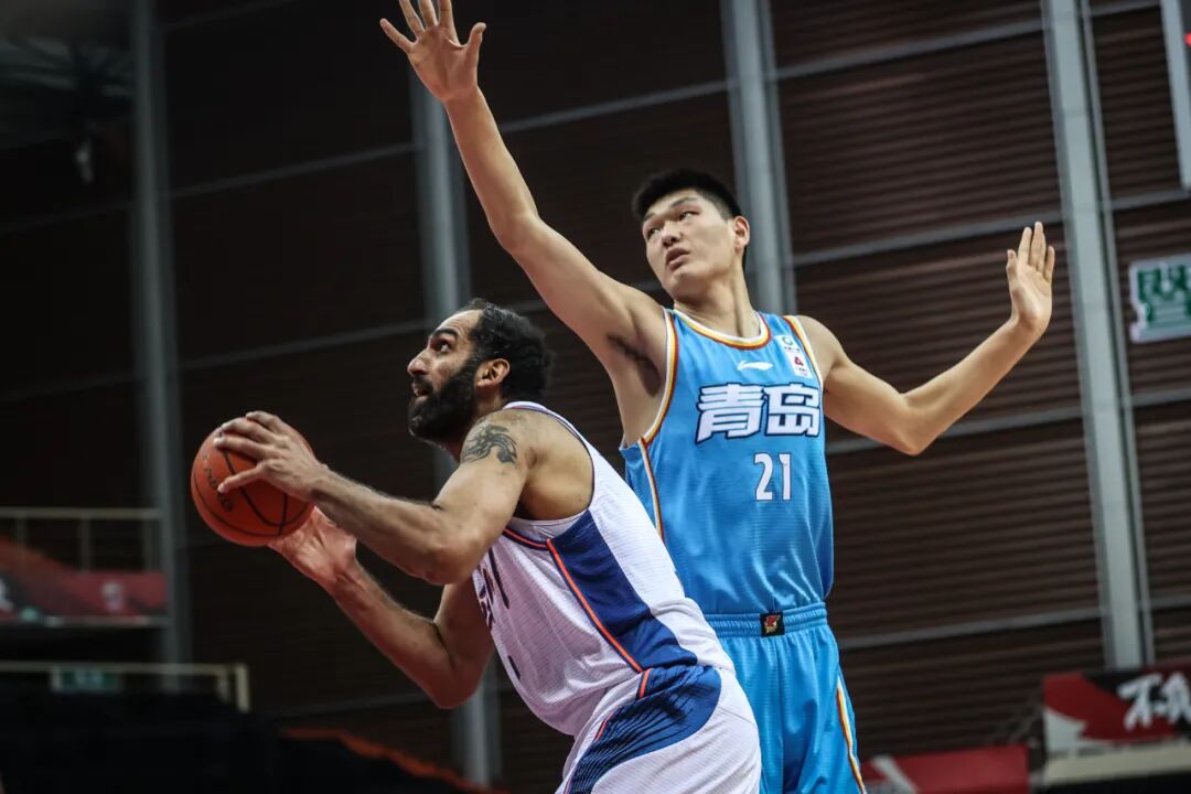 波尔图训练开放日,冲刺阶段造点机会引欢呼,CBA常规赛在即,心理建设被强调(桑普森加盟北控男篮) 波尔图训练开放日,冲刺阶段造点机会引欢呼,CBA常规赛在即,心理建设被强调(桑普森加盟北控男篮)